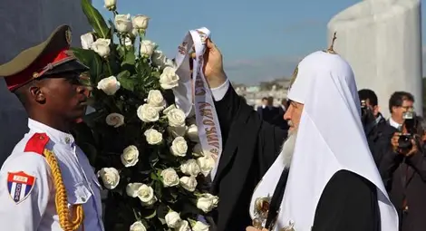 Започна историческата среща на папа Франциск с патриарх Кирил