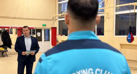 Кметът на Русе Пенчо Милков посрещна 8-кратния европейски шампион по бокс Радослав Росенов