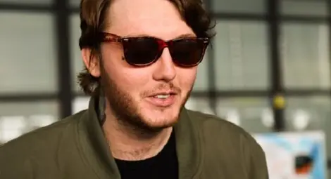 Джеймс Артър и Джо Лин Търнър пристигнаха в България