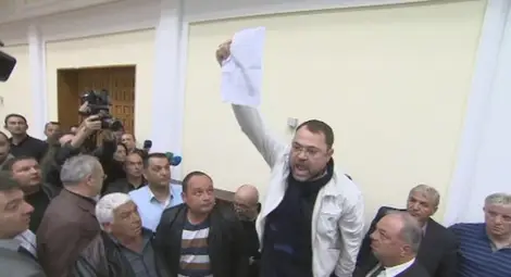 Бъдещето на СДС се решава с дърпане и скубане Бъдещето на СДС се решава с дърпане и скубане