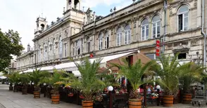 Насрочиха търга за отдаване на „Хепи“ и „Арт Кафе“