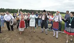 Танева меси хляб в Кубрат /галерия/