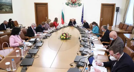 Борисов: Спестените пари ни помагат в момента