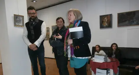 Изложбата беше открита от директорката на Художествената галерия Елена Великова. 			          Снимка: Авторът