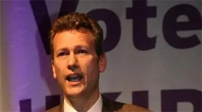 Британски евродепутат наел на работа десетки източноевропейци и филипинци