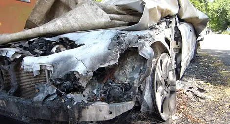 5 метра пламъци овъглиха мерцедеса на кмета на Иваново