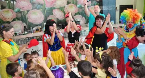 Батман и Снежанка оживяха в „Смехорания“ Батман и Снежанка оживяха в „Смехорания“