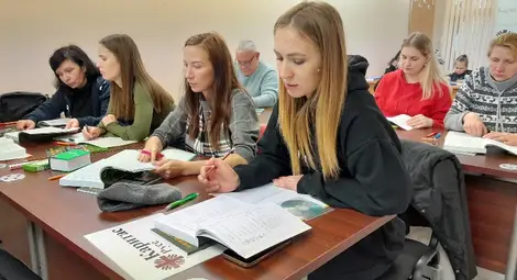 Бежанци от войната в Украйна учат български език Русе Бежанци от войната в Украйна учат български език Русе