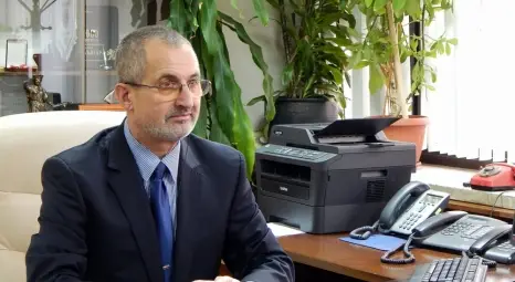 Бурджиев засега остава областен управител