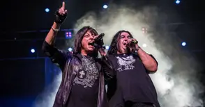 „Рокендрол завинаги“: „Ахат“ и Джо Лин Търнър включиха Русе в националното си турне