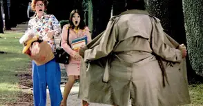 Ексхибиционист се разголвал на площада и в школски двор