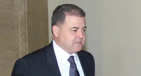 Военният министър търси безплатни изтребители от САЩ