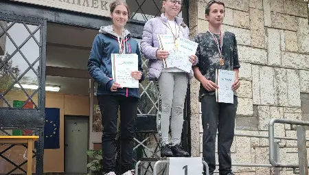 Моделистите на "Приста" с 12 медала от националното ученическо състезание по авиомоделизъм /галерия/