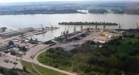 Дубайска компания се цели  в русенските пристанища