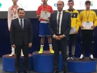 Боксьорът на &bdquo;Русе&ldquo; Росинов за втори път европейски шампион