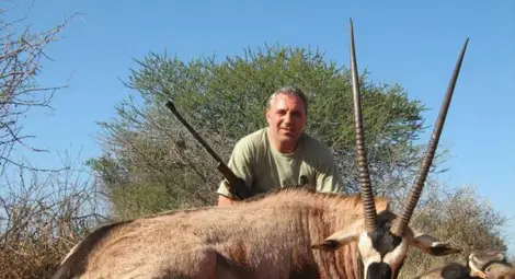 Христо Стоичков обясни с отворено писмо сафарито в Африка /галерия/