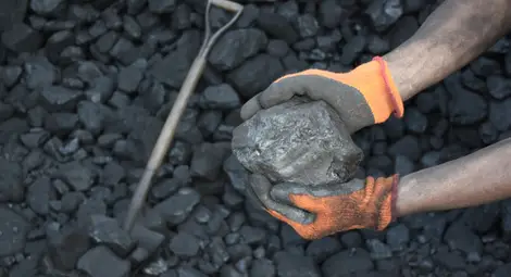 Китай нареди на мините да увеличат драстично добива на въглища