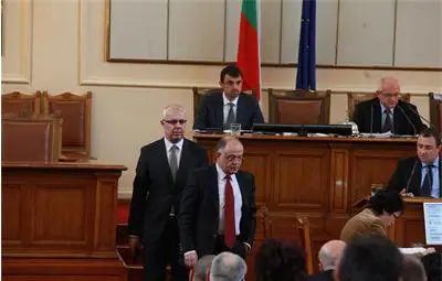 Лазаров остава главен секретар и при новия Закон за МВР Лазаров остава главен секретар и при новия Закон за МВР