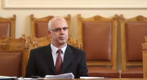 Вучков обеща закони за службите през 2015 година