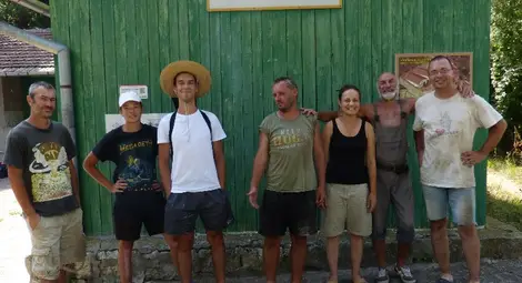 Археолози откриха средновековни тъкачни станове в Червенската крепост