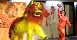 С Танц на лъва ученици посрещат Годината на свинята