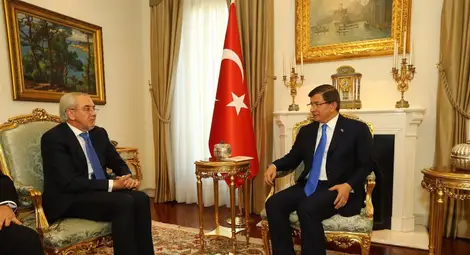 Местан се срещна с премиера на Турция Ахмет Давутоглу