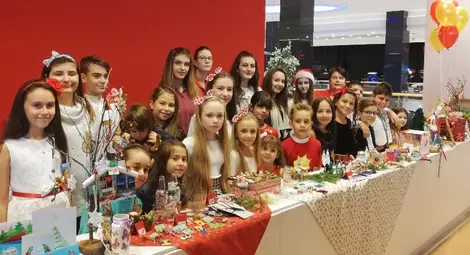 1122 лева за &bdquo;Българската Коледа&ldquo;  събраха деца от &bdquo;Слънчеви ноти&ldquo;