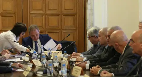 Допуснаха до изслушване в пленарна зала Цацаров и Найденов, претенденти за КПКОНПИ
