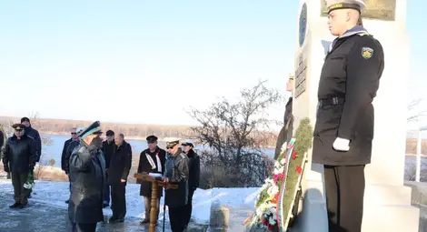 Висшето военноморско училище отбеляза 145 години от създаването си  с тържествена церемония пред Паметника на моряка в Русе