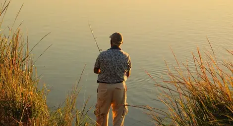 Въдичари отнасят глоби за риболов по време на забрана