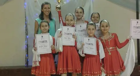 Букет фестивални призове за танцьорите от &bdquo;Фламинго&ldquo;