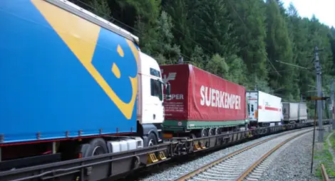 Влак с тирове ще облекчи трафика между България и Румъния