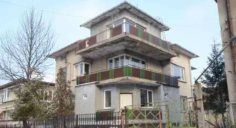 Щерка пребила майка си пред очите на съседите