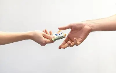 ЕП сложи край на високите такси при трансграничните преводи