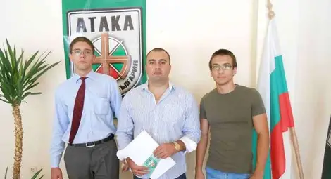 Двама студенти със стипендии от &bdquo;Атака&ldquo;