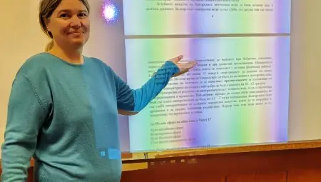 Ръководителят на клуба &bdquo;Съхрани българското&ldquo; в гимназия &bdquo;Буров&ldquo; Ана Даскалова: Искам учениците да ценят народното творчество и родната история, за да се усъвършенстват чрез могъщата им сила