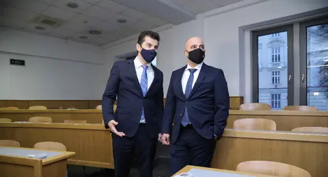 Министър-председателят Кирил Петков посрещна премиера на Република Северна Македония Димитър Ковачевски на официална церемония в София