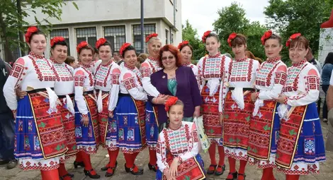 Ценовската макарина стана хит на празника на дрипавата баница