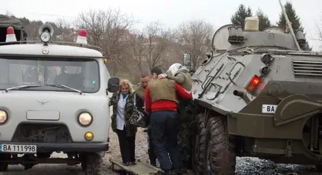 Военни спасиха 16 души в Дебелец и Велико Търново Военни спасиха 16 души в Дебелец и Велико Търново