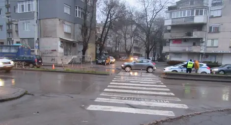 15-годишно момиче блъснато на пешеходна пътека