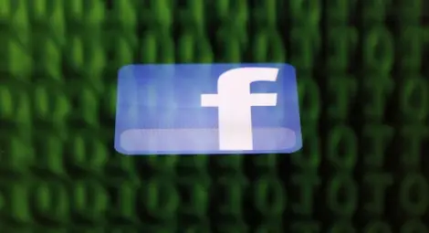 Адвокат настоява да се плаща на потребителите на Facebook