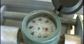 45-годишна се вързала сама за ВиК-мрежата