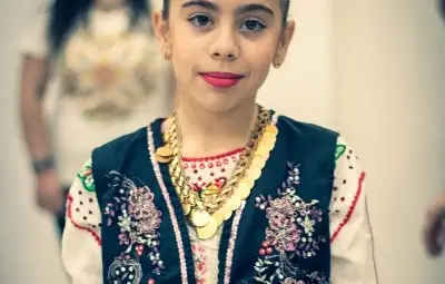 Малката Вали, която танцува наравно с големите: Изморена съм, но когато чуя тъпана, скачам и заигравам!