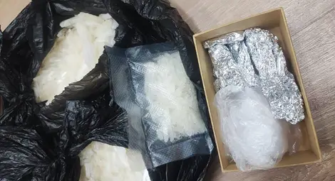 Трима задържани с близо четири килограма наркотици в Русе Трима задържани с близо четири килограма наркотици в Русе