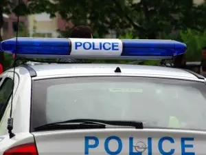 Момчета на 12 и 14 години са откраднали лек автомобил в Русе