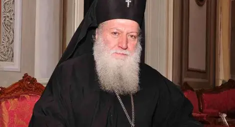 "Фейсбук" изригна: Искат Неофит за патриарх, заплашват с приемане на исляма