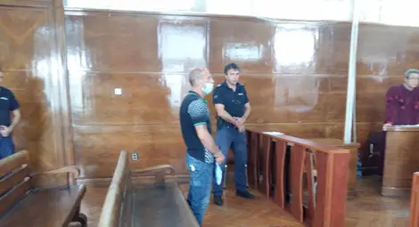 Два буркана мед от пребитото семейство открити в дома на Радослав Радославов