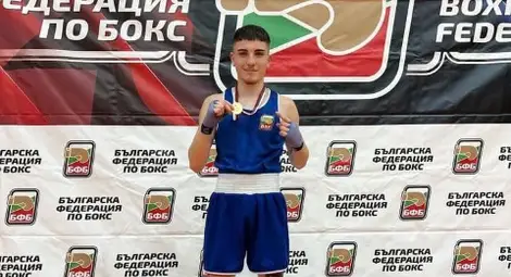 Боксьор на Рибчев със злато на държавното за ученици Боксьор на Рибчев със злато на държавното за ученици