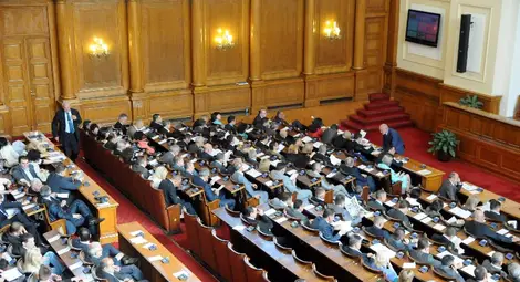 Депутатите приеха промените в конституцията