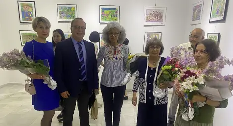 Деца от румънския град Корбени представиха погледа си за света в Русе. Техни рисунки могат да бъдат разгледани в Екомузея Деца от румънския град Корбени представиха погледа си за света в Русе. Техни рисунки могат да бъдат разгледани в Екомузея